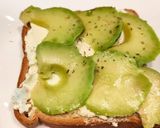 Фото кроку 3 до Тост со сливочным сыром и авокадо🥑.