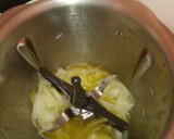 Foto del paso 3 de la receta: Tortilla de patatas con cebolla en MC
