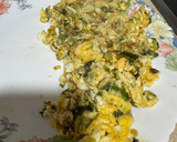 Foto del paso 2 de la receta: Huevos revueltos con cebolleta