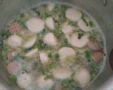 Foto langkah ke 3 dari resep Sup Bakso Sosis Bunga Telor.