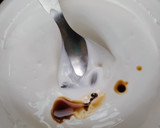 A picture of step 2 of Caramalized banana split sundae.