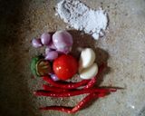 Foto langkah ke 1 dari resep Telor ceplok balado.