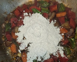 Foto del paso 3 de la receta: Solomillo de cerdo en salsa de verduras y portobellos