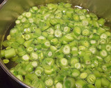 Foto del paso 1 de la receta: Revuelto de habas frescas