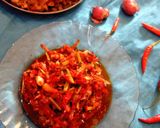 Foto langkah ke 3 dari resep Sambal bawang rambut + teri.