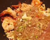 รูปขั้นตอนการทำที่ 4 ของ วุ้นเส้นผัดไข่ใส่กุ้ง