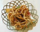 வெங்காய பூண்டு மணம் கலந்த முறுக்கு(murukku recipe in tamil) ரெசிபி ஸ்டேப் 4 புகைப்படம்