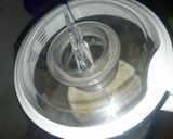 Foto del paso 3 de la receta: Licuado de banana liviano