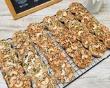 Foto langkah ke 3 dari resep Florentine Cookies.