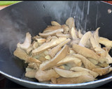 Foto del paso 3 de la receta: Noodles con setas y pollo