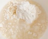 Hình bước làm 1 của món Bánh pancake hay còn gọi là bánh rán đôrêmon