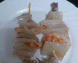 Foto del paso 2 de la receta: Brochetas de marisco
