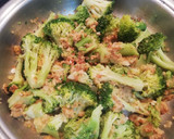 Foto del paso 5 de la receta: Brócoli Sabroso con Salsa especiada de pan tostado