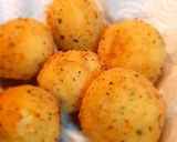 Foto del passaggio 2 della ricetta Polpette di patate gorgonzola e salmone affumicato