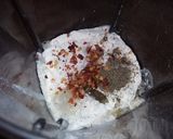A picture of step 2 of Pizza Omelet.