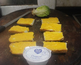 Foto del paso 2 de la receta: Mini bocatas de queso fresco y mortadela