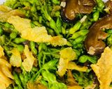 Hình bước làm 7 của món Món chay dễ làm 🌱🍃: Bông thiên lý xào nấm đông cô + tàu hủ ky khô