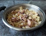 Foto del paso 3 de la receta: Calamares afogaos con patatas