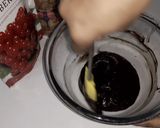 A picture of step 5 of Cranberry cream chesse chocolate dessert.