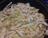 Foto del paso 3 de la receta: Habichuelas o alubias negras con col (repollo)