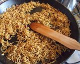 Foto del paso 2 de la receta: Fideuá con rape y cigalas