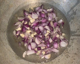 முட்டை சப்பாத்தி மற்றும் தக்காளி தொக்கு (Muttai chappathi and thakkali thokku recipe in tamil) ரெசிபி ஸ்டேப் 1 புகைப்படம்
