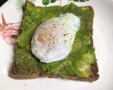 Hình bước làm 3 của món Healthy meal - Ăn sáng cùng trứng và bơ 🐣
