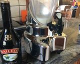 Φωτογραφία βήματος 2 της συνταγής Milkshake μπανάνα-καφές και Baileys