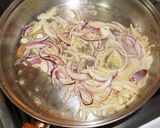 Foto del paso 3 de la receta: Chuletas de cerdo vetadas estofadas al merlot