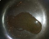 A picture of step 6 of Clove fried egg.