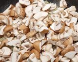 Pikáns gombapörkölt (vegán) recept fázis 2 fotója