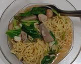 Foto langkah ke 3 dari resep Mie jamur.