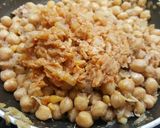 Foto del paso 3 de la receta: Garbanzos con repollo (sobras de cocido)