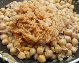 Foto del paso 3 de la receta: Garbanzos con repollo (sobras de cocido)