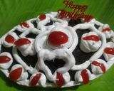 চকোলেট বিস্কিট বার্থডে কেক(chocolate biscuit birthday cake recipe in Bengali) রেসিপির ধাপ 4 ছবি
