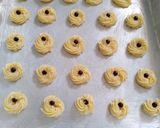 Foto langkah ke 2 dari resep Kue sagu/tapioka keju lumer.