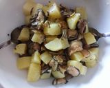 A picture of step 3 of Potato and courgette salad.