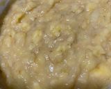 Foto del paso 5 de la receta: Budín de banana húmedo, esponjo, súper rico con dulce de leche!