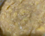 Foto del paso 5 de la receta: Budín de banana húmedo, esponjo, súper rico con dulce de leche!