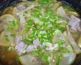 Hình bước làm 4 của món Canh Bầu Chua Nấu Tôm Thịt