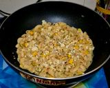 A picture of step 9 of White Sauce Pasta.