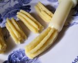 Gambar langkah 4 resipi Churros bersama sos coklat.