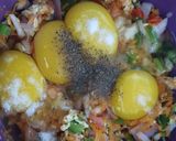 A picture of step 2 of Oats egg omelette.