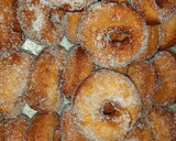 Foto del paso 6 de la receta: Rosquitas, rosquillas, donas bañadas en azúcar!