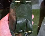 Foto langkah ke 8 dari resep Nasi Bakar Tongkol Suwir Kemangi.