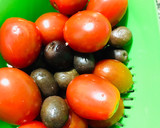 Foto del paso 2 de la receta: SALSA DE TOMATITOS CHERRY Y ACEITUNAS NEGRAS🍅🫒🌶🧄🍅🫒(para acompañar pastas secas) 🍜🍜