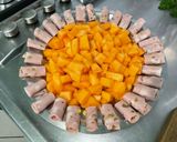 Une image de l'étape 5 de Salade composée de melon à la mortadelle farcie et feta.