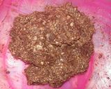 Foto langkah ke 2 dari resep Choco Peanut Oat Balls with Blueberry Jam.