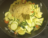 Foto del paso 3 de la receta: Curry verde de calabacín, manzana y soja texturizada