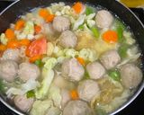 Foto langkah ke 4 dari resep Sop baso simple.
